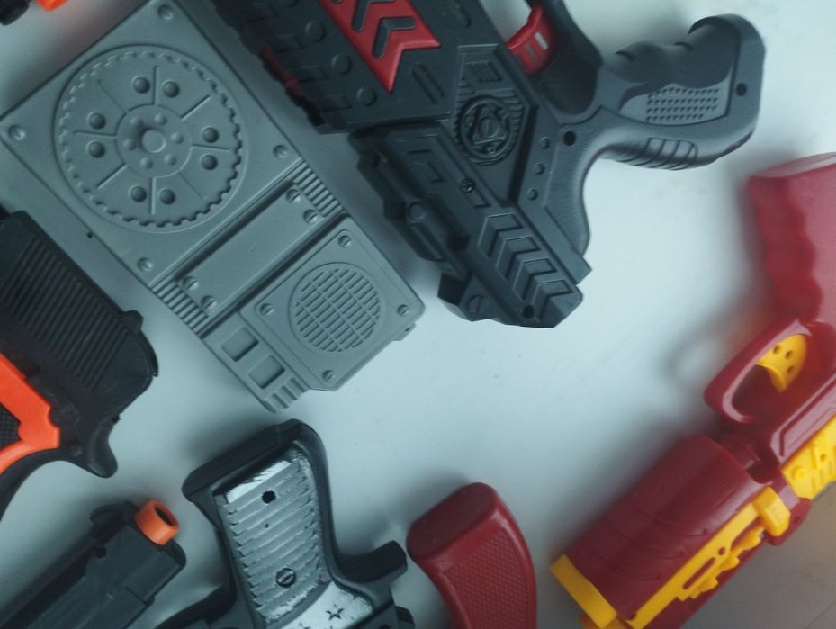 Продам игрушечное оружие