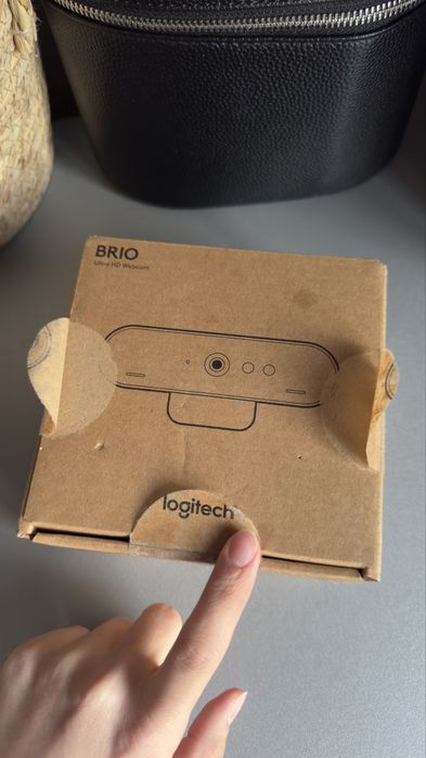 Веб-камера Logitech Brio черный