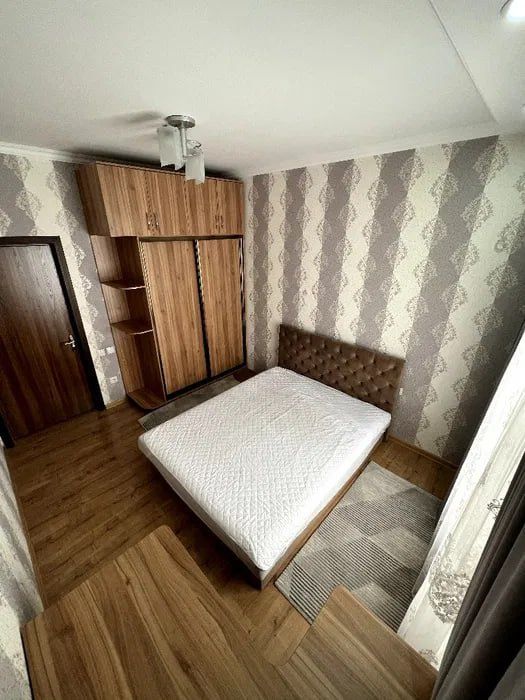 Продается  4-ком. с мебелью и техникой. М.Улугбекский рн.