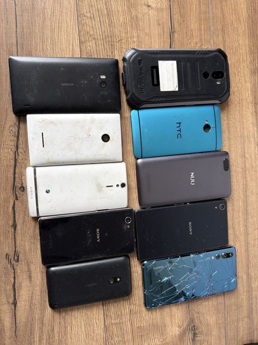 Vand un lot divesificat de telefoane