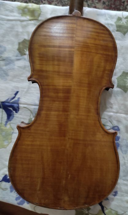 Старинная скрипка возраст более 120 лет, подробности по телефону