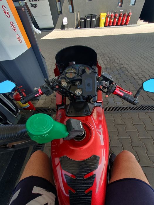 Vând honda cbr 125r 2004