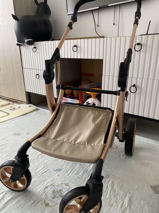 Коляска трансформер почти новый не использовали