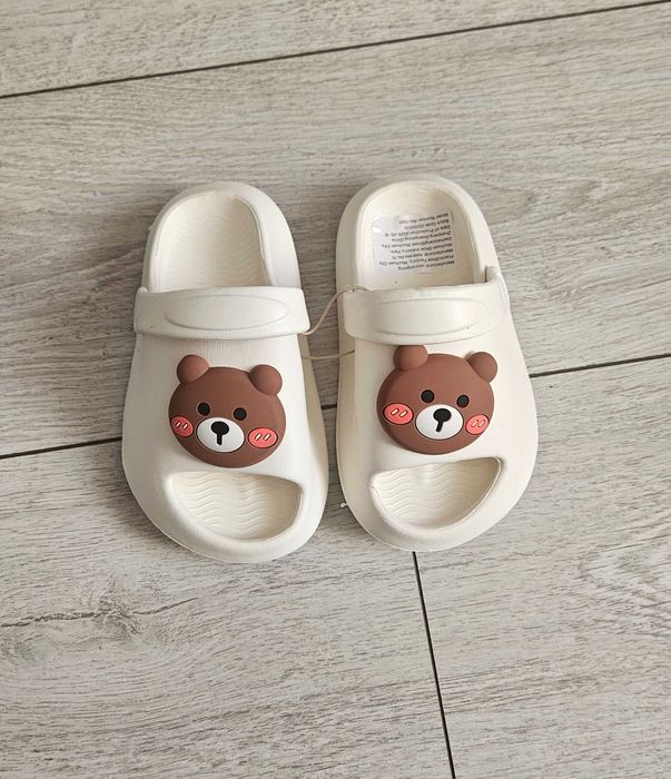 Papuci, marime 24-25