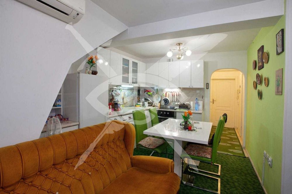 Дава се под наем Тристаен апартамент в Варна, Колхозен пазар - 65 кв.м за 300 € - Снимка #2