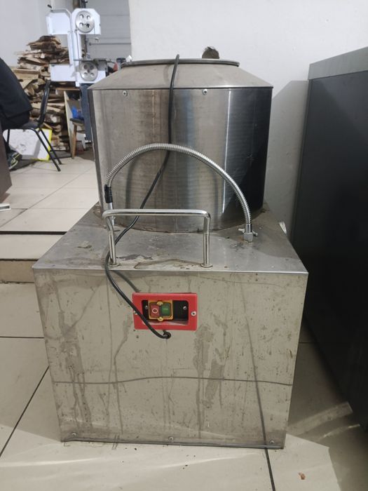 Картофелечистка продам