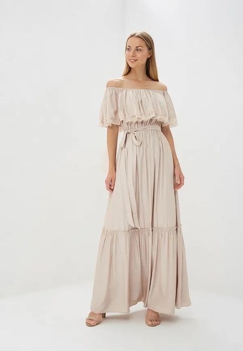 Бежевое платье в пол