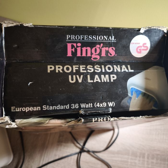 UV професионална лампа за нокти-гел лак Fing'rs