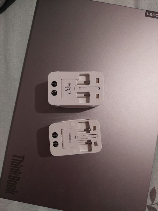 Travel adapter. Istalgan ma.lakatga to'g'ri keladi