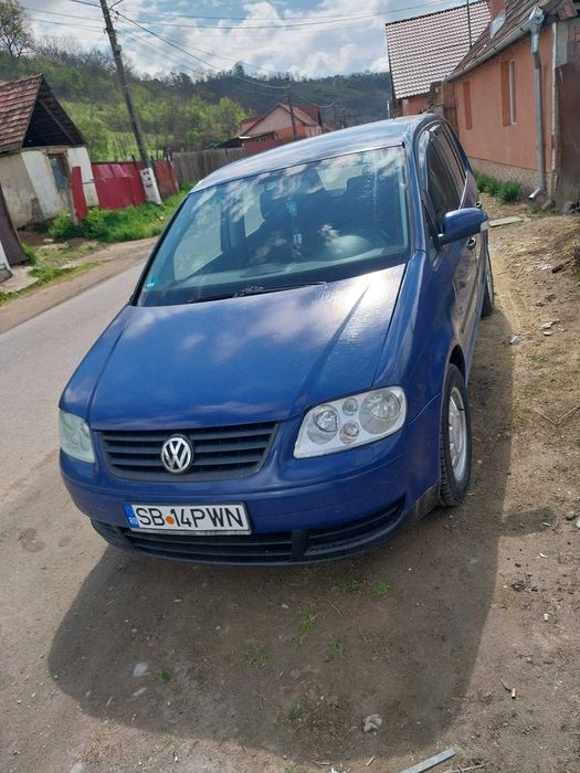 VOLKSWAGEN Touran 2004