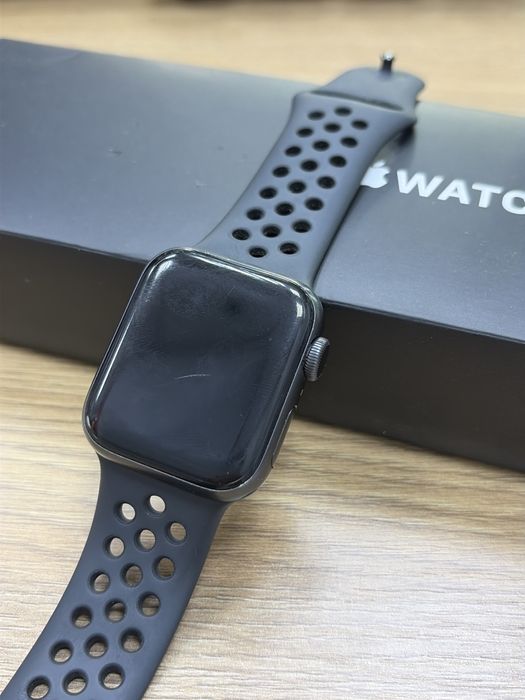 Apple watch SE 1gen(id: 440) P25