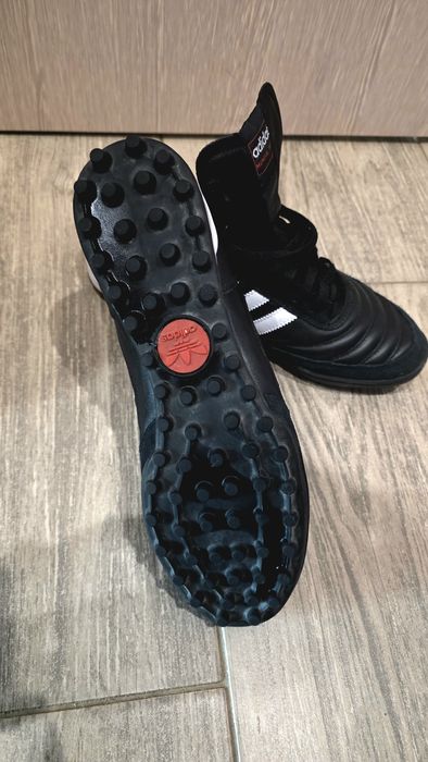 Футболни обувки стоножки Adidas Mundial