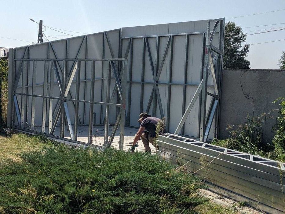 Fabricam garaje la comanda din structura metalica usoara + panouri izo