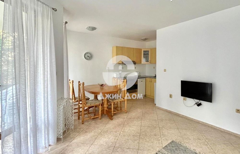 Тристаен апартамент в к-с „Глобъл Сити“, гр. Несебър