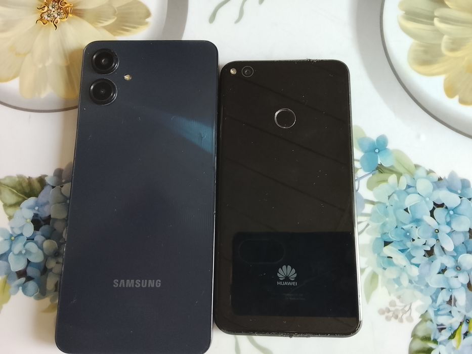 Телефон самсунг и хуавей