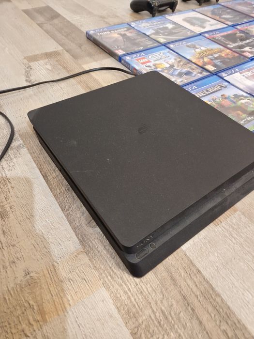 Ps4 Slim + Pachet De Jocuri Complet 36 De jocuri | +2 controllere |