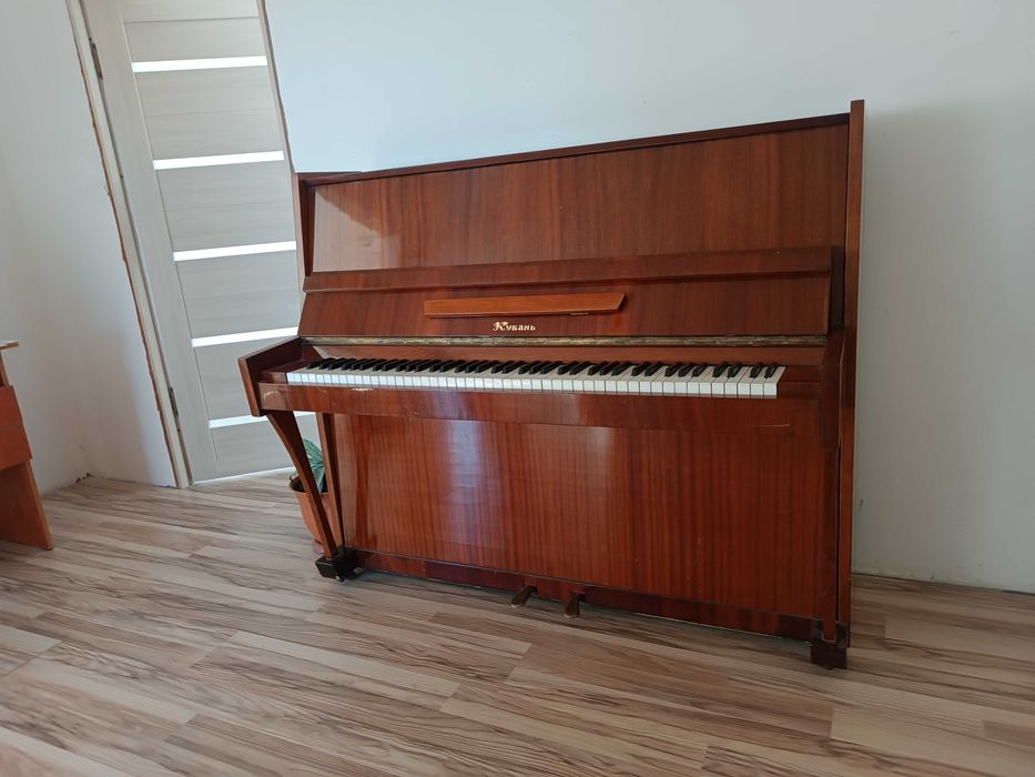 Пианино сатылады