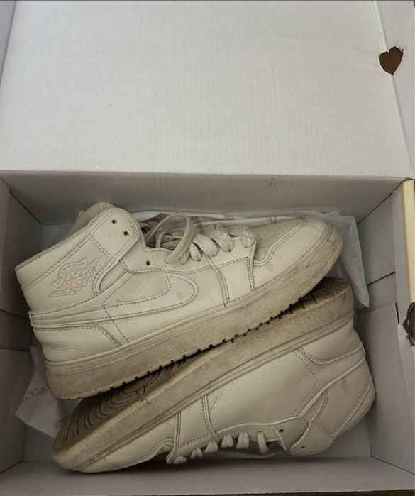 белые кроссовки Nike