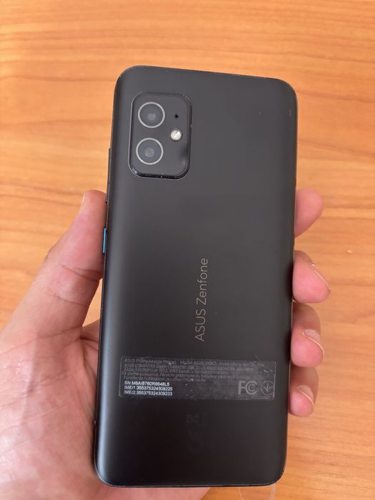 Zenfone 8 - 8GB 128GB запазен