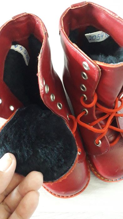 Продам детскую обувь