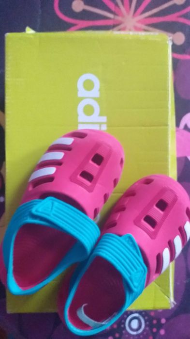 детски оригинални кроксори на Адидас размер 25 - 50лв.