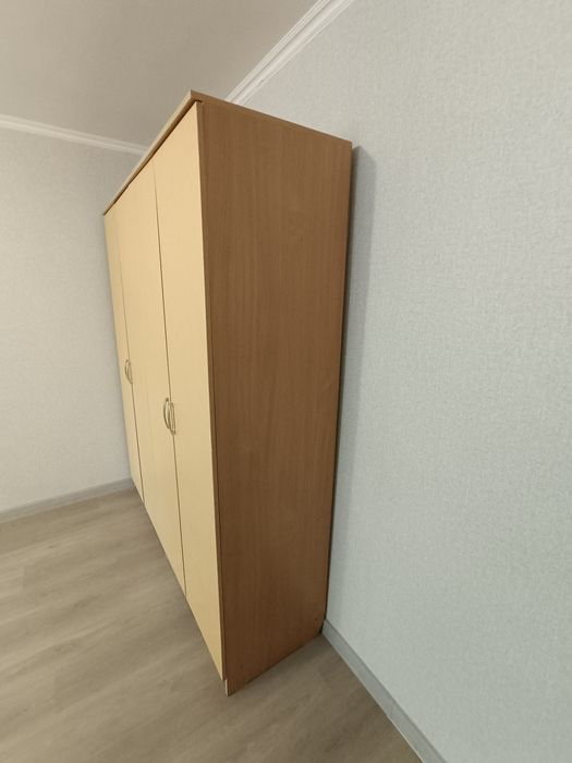 Шкаф плательный для одежды