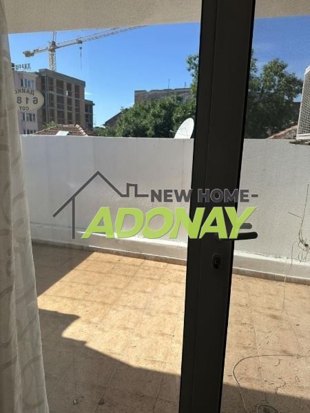 Дава се под наем Тристаен апартамент в Пловдив, Център - 120 кв.м за 400 € - Снимка #9