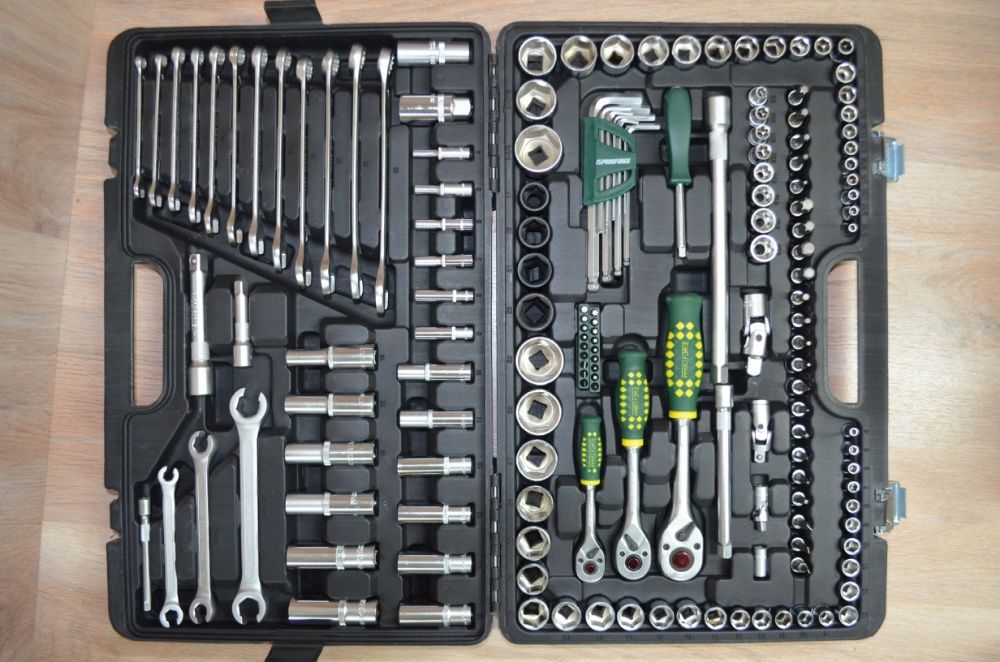 Набор ключей Proforce 150+8 предметов