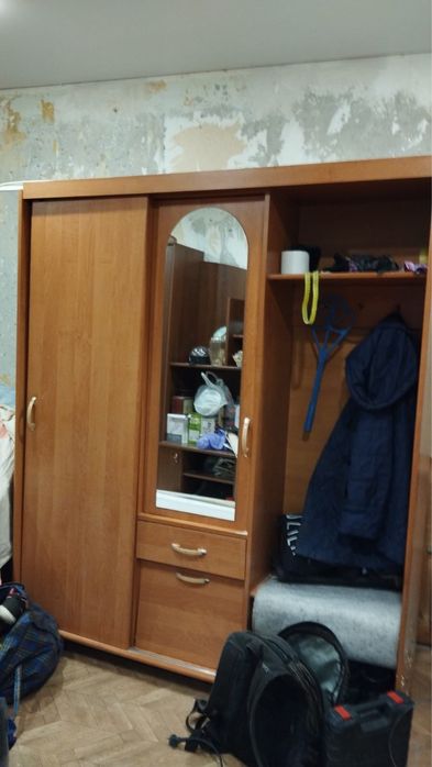 Отдам прихожую на дрова