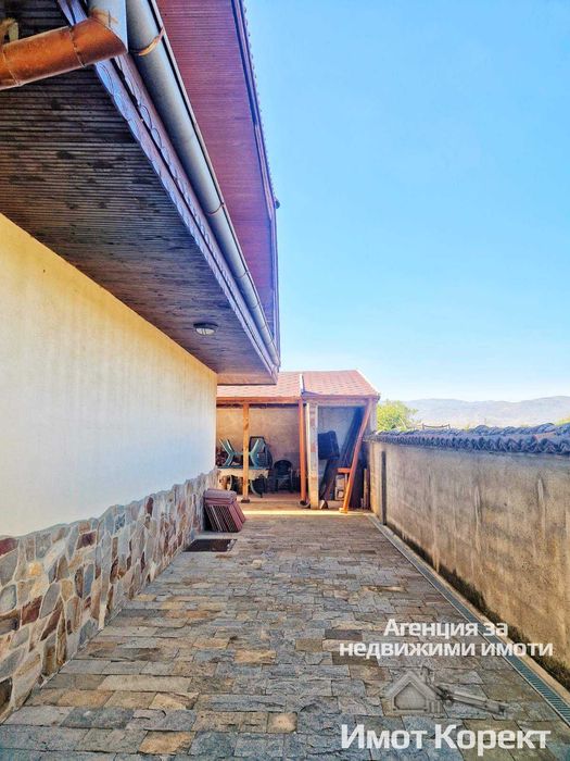 Имот Корект продава обзаведена Двуетажна Къща, с. Боянци, обл. Пловдив