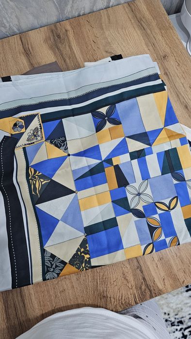 Платки от тёплых до шелковых