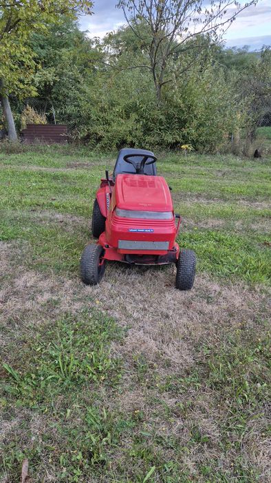 Tractoras gazon iarba 11cp