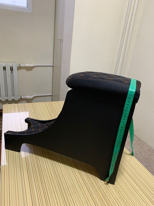 Продается подлокотник для автомобиля новый