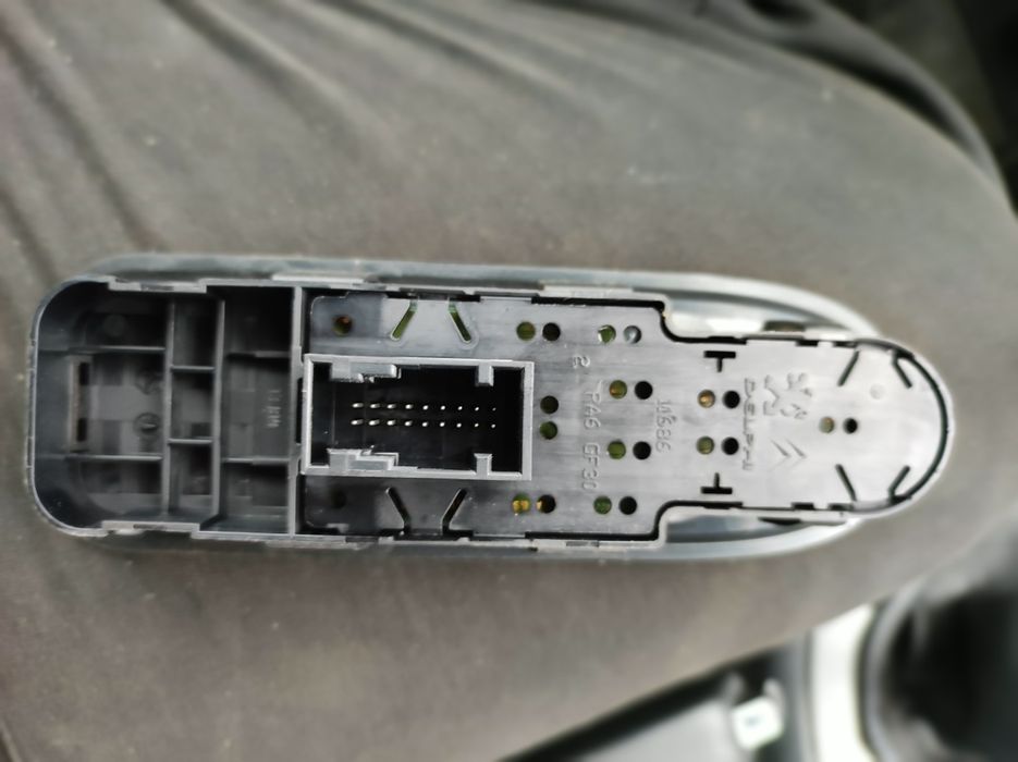 Панел ел.стъкла и огледала за Пежо-308