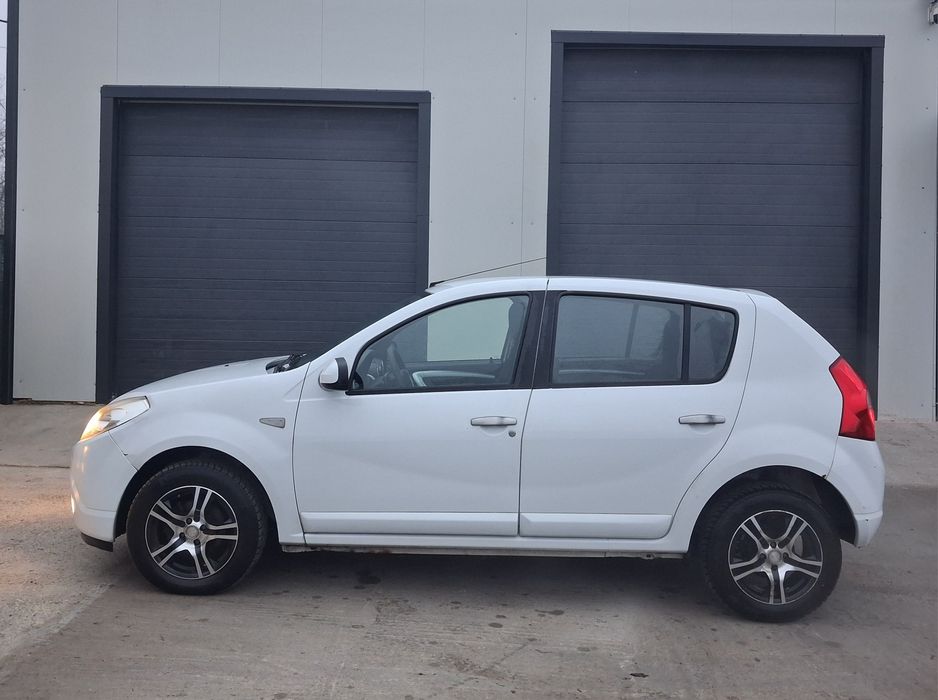Dacia Sandero 1.4MPI GPL 2010 Laureate