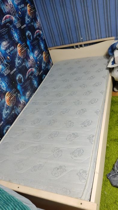 Кровать односпалка