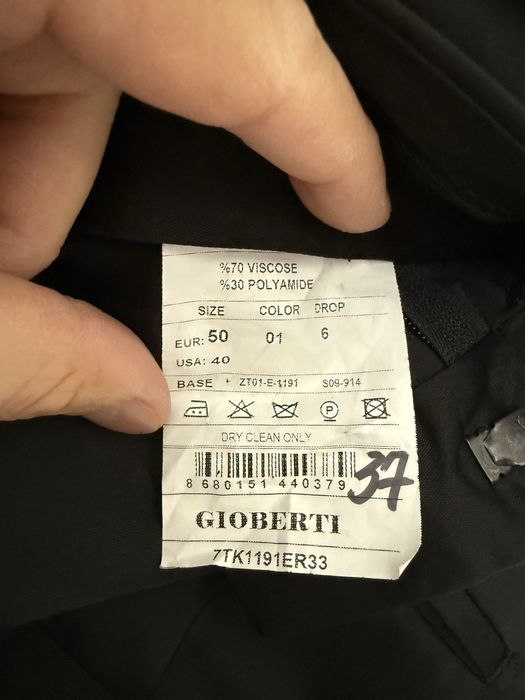 Costum elegant ceremonie barbati Gioberti negru marime 50 purtat o data