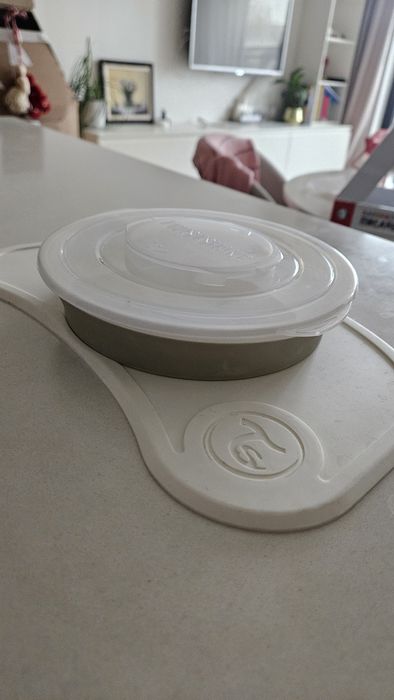 Twistshake чиния с подложка и капак 6+ месеца