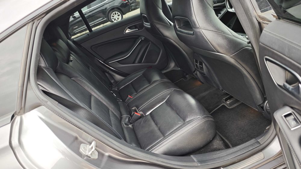 Всичко Платено/Напълно Обслужен CLA220 Mercedes