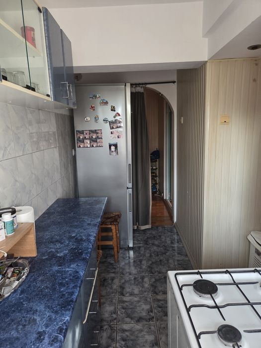 Apartament 3 camere decomandat Giurgiu etaj 3 din 4.