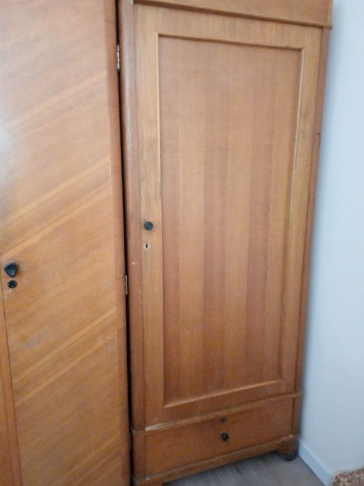 Шкафы для одежды