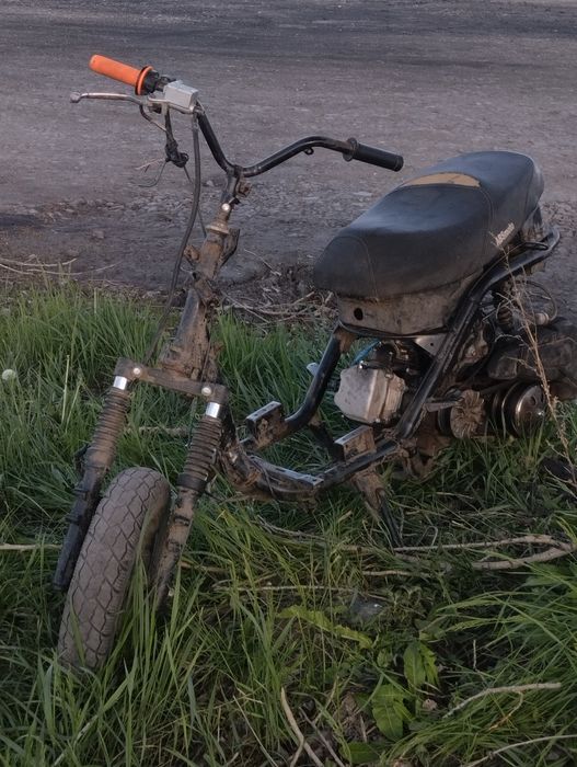 Продам м8 на ходу