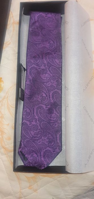 Cravata noua Dinasty, cutie originala, cravata matase naturala 100%
