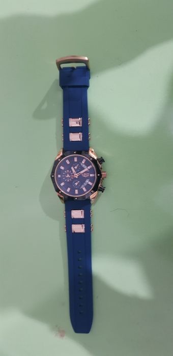 Универсальные часы