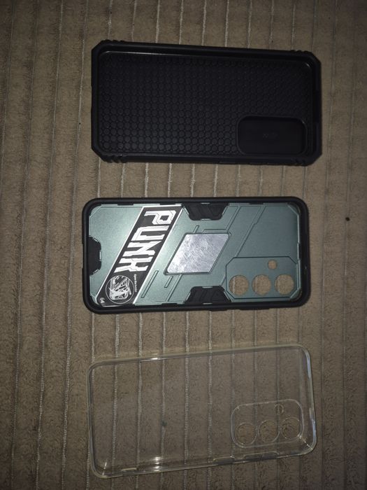 Продавам 3 калъфа за samsung s24