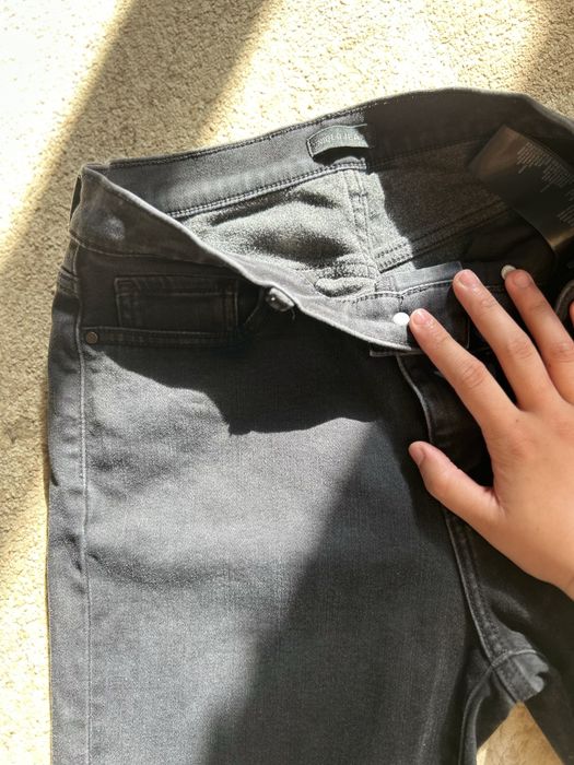 Uniqlo черные джинсы