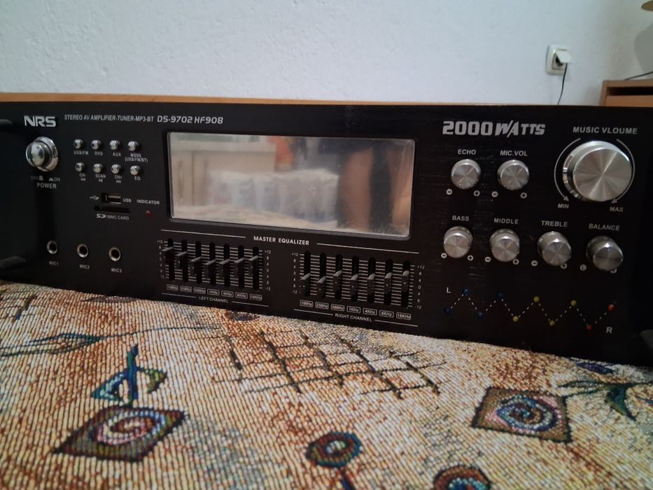 Усилвател за музика и домашно кино