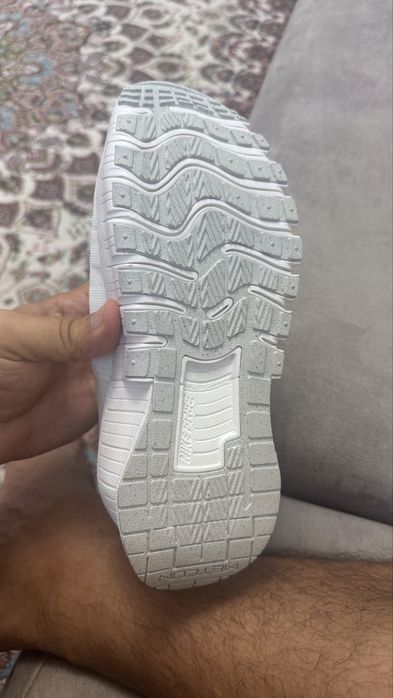 NIKE женские кроссовки