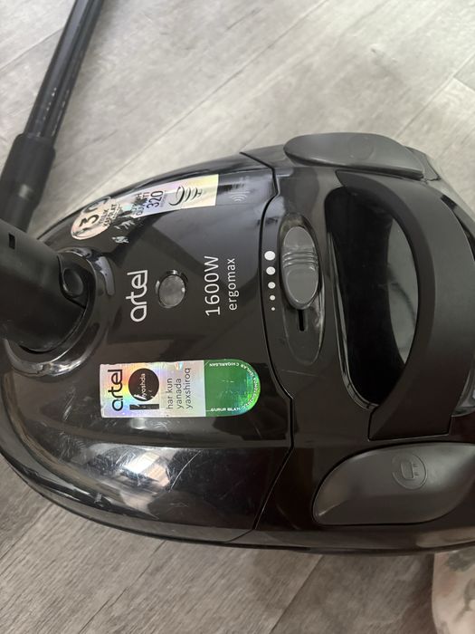 Продам пылесос Artel