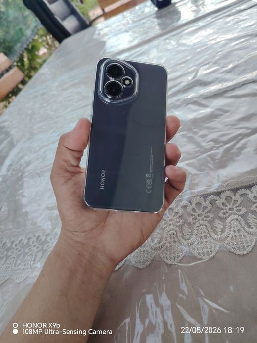Honor 400   8x256